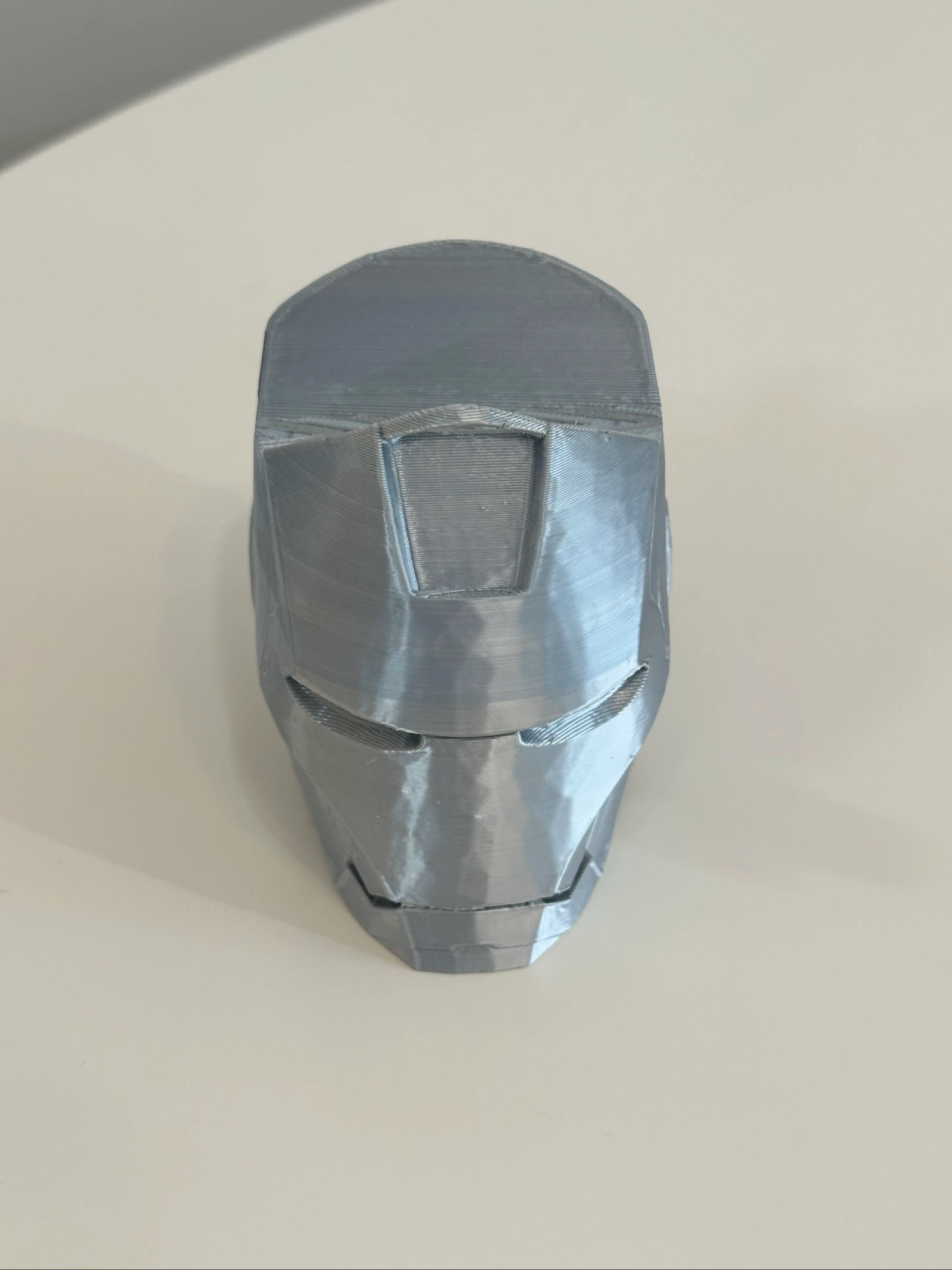 Organisator/stand voor controller – Zilveren Iron Man helm – photo 3